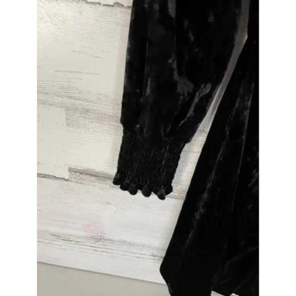 Oak & Trellis Mini Dress Medium Black V-Neck Long Sleeve Velvet Ruffles new - Picture 6 of 7